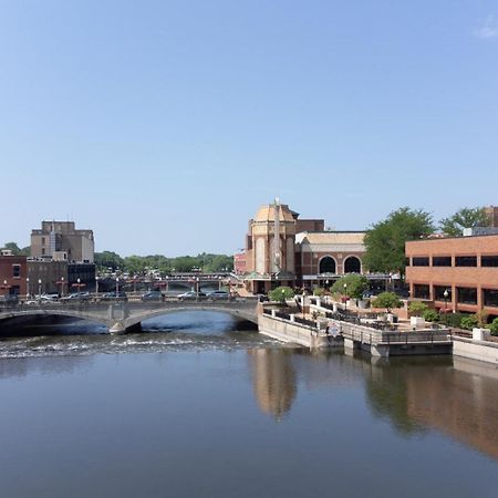 Red Roof Inn And Conference Center Chicago - N Aurora Naperville North Aurora ภายนอก รูปภาพ