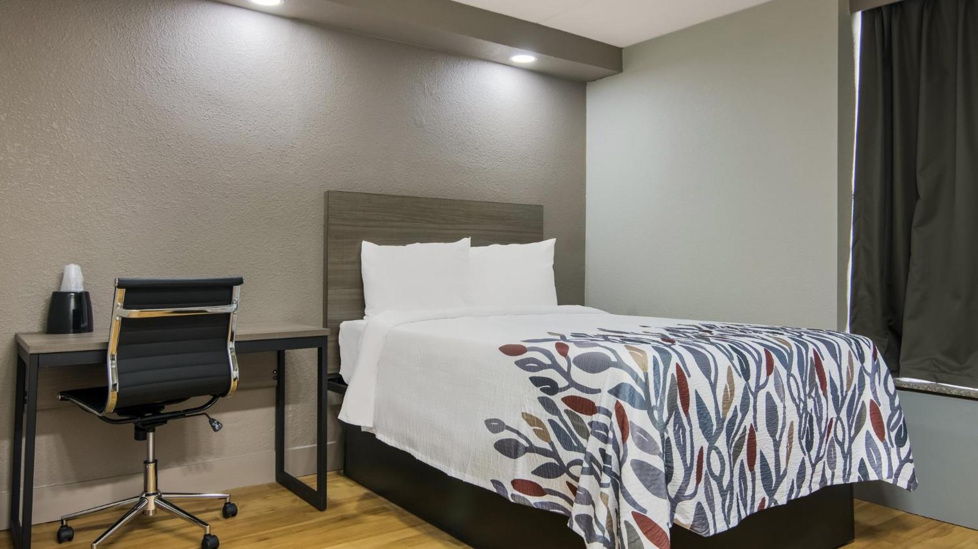 Red Roof Inn And Conference Center Chicago - N Aurora Naperville North Aurora ภายนอก รูปภาพ
