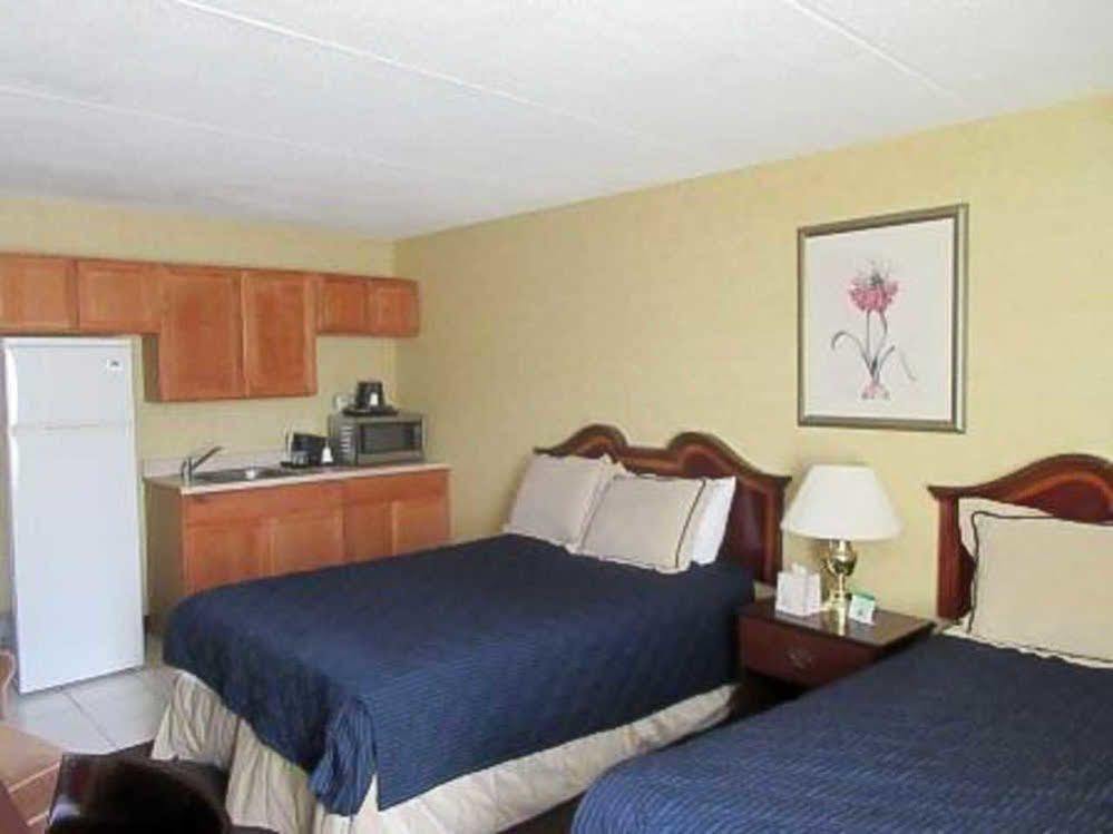 Red Roof Inn And Conference Center Chicago - N Aurora Naperville North Aurora ภายนอก รูปภาพ