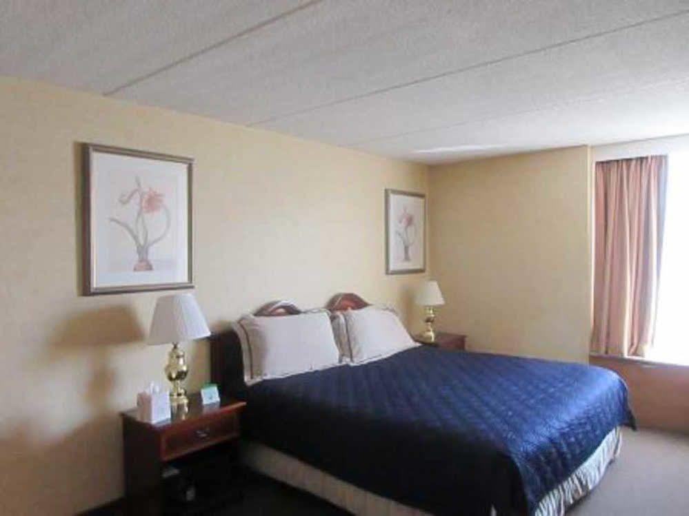 Red Roof Inn And Conference Center Chicago - N Aurora Naperville North Aurora ภายนอก รูปภาพ